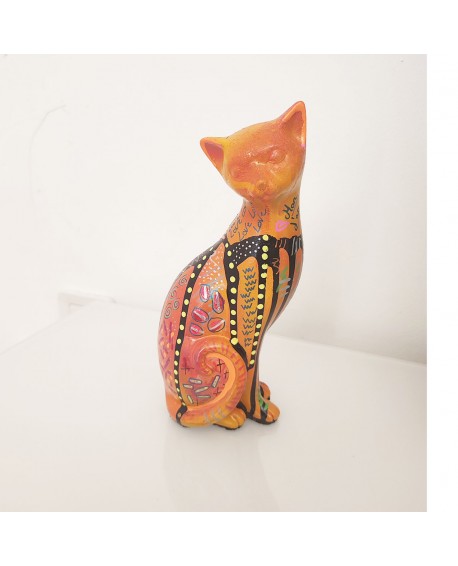 Statue chat design orange en céramique pour une déco unique